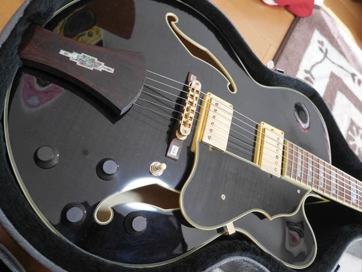 ibanez フルアコ AF-105 割引 IBANEZのアートコアカスタムシリーズの1