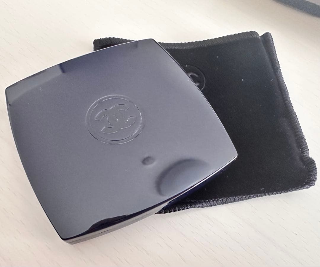 シャネル　限定ミラー　127番 フグーズ