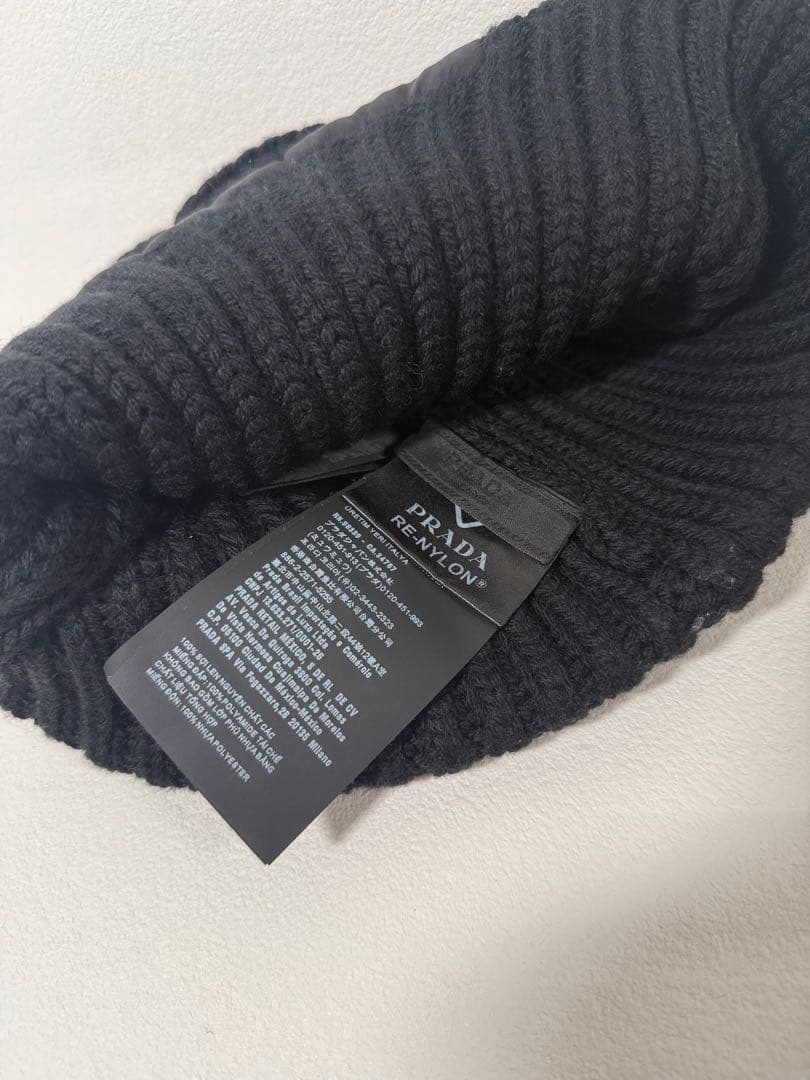 美品！　プラダ　人気　ニット帽　ロゴ