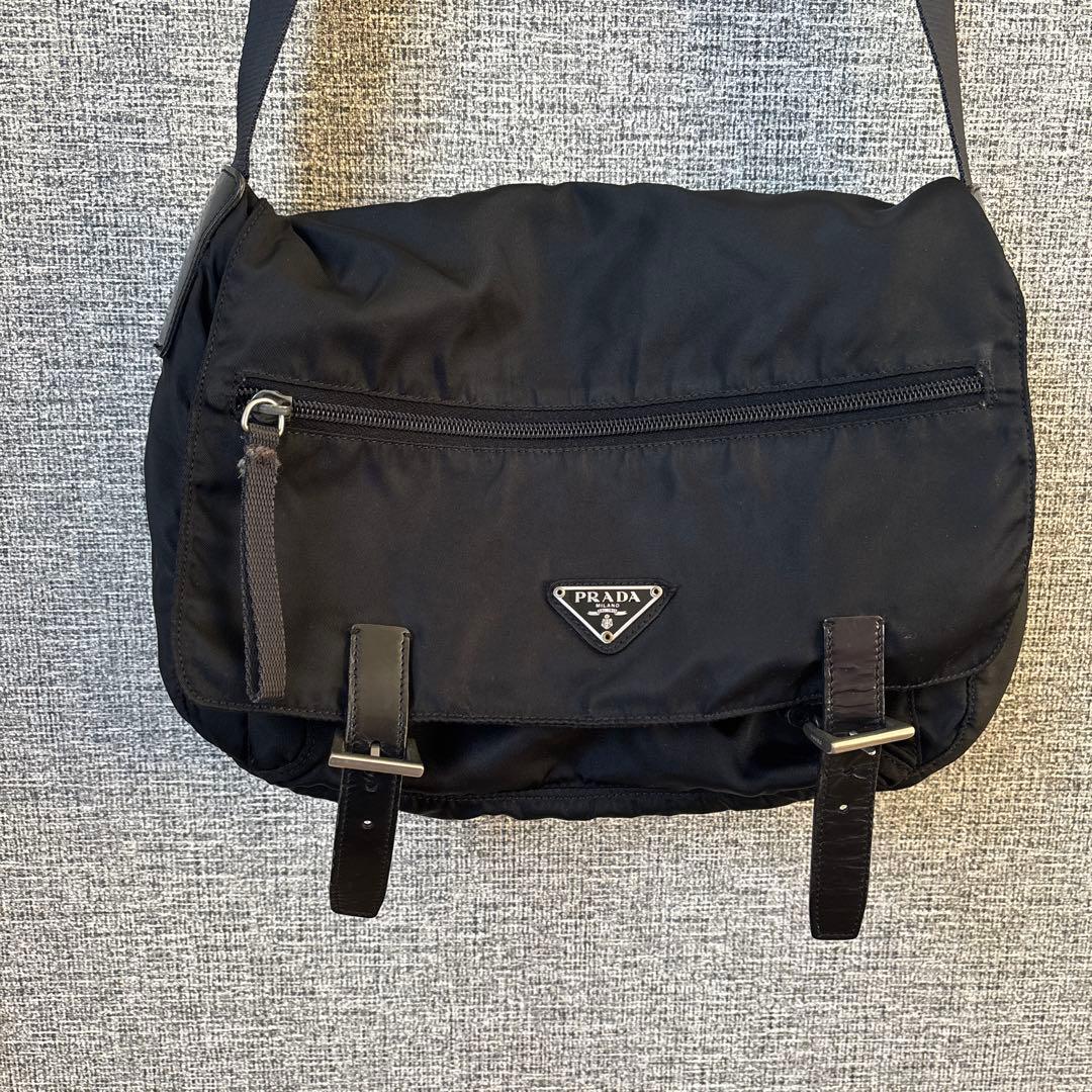 PRADA ブラック ショルダーバッグ　ロゴ　正規品