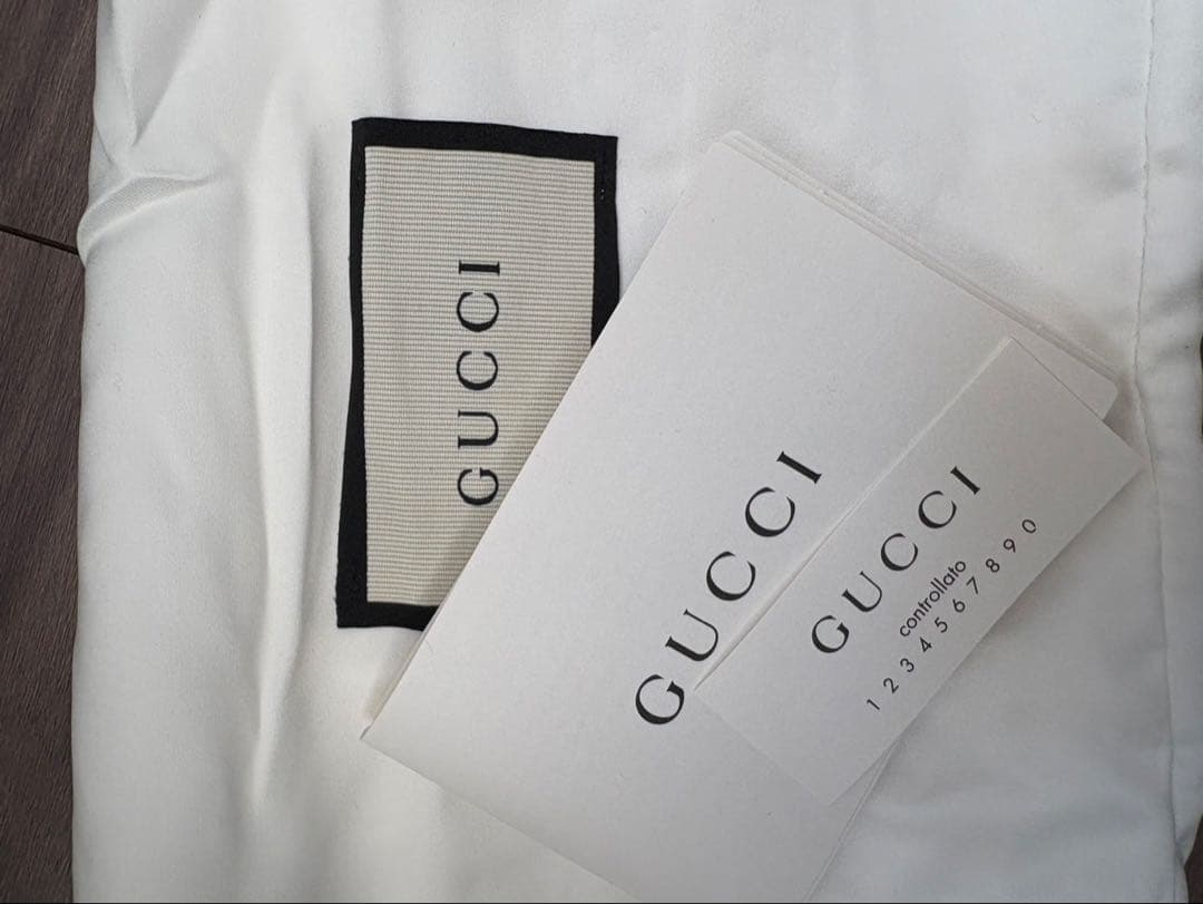 GUCCI ショルダーバッグ　ブラック