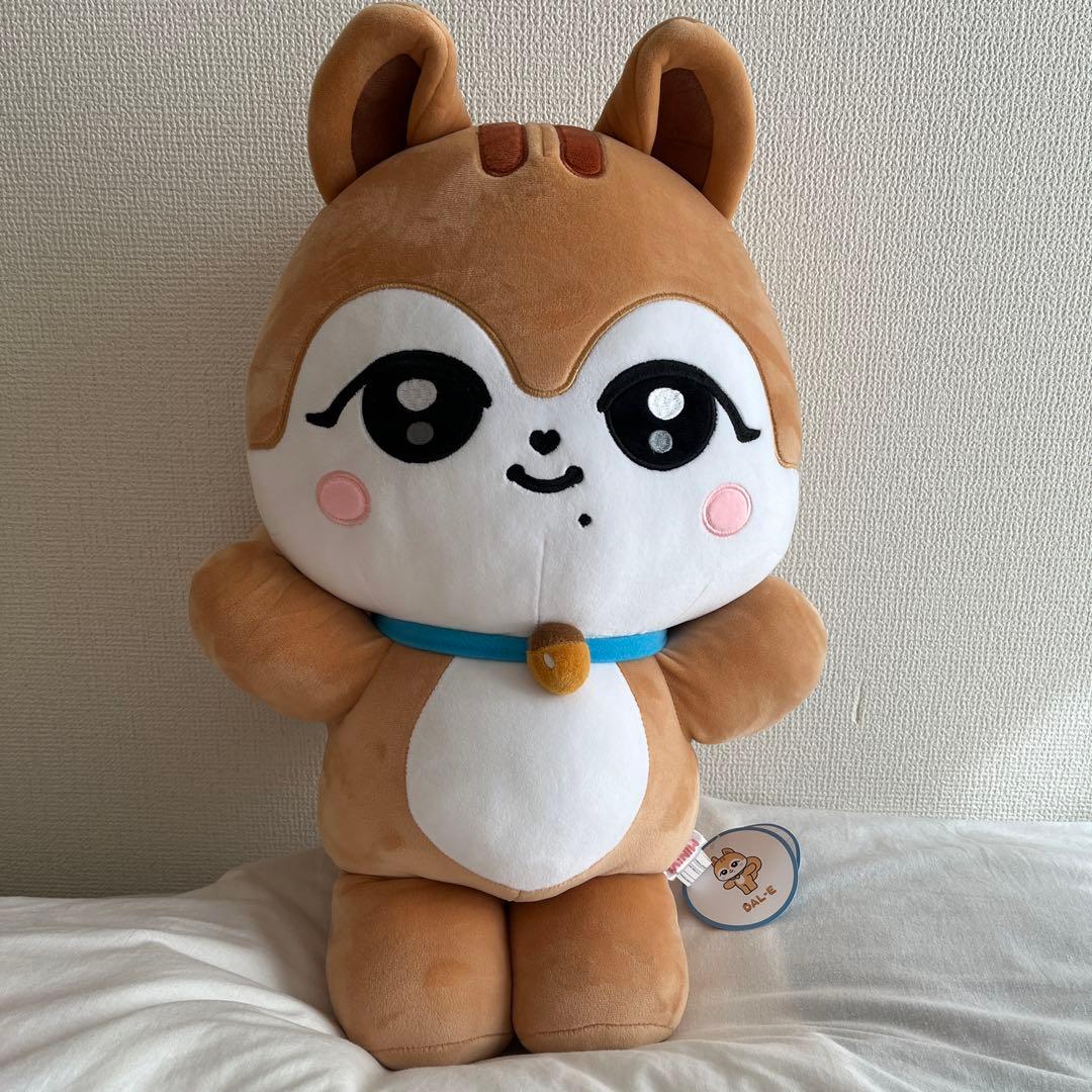 ive minive ダリ メガクッション ガウル - メルカリ ive minive ダリ