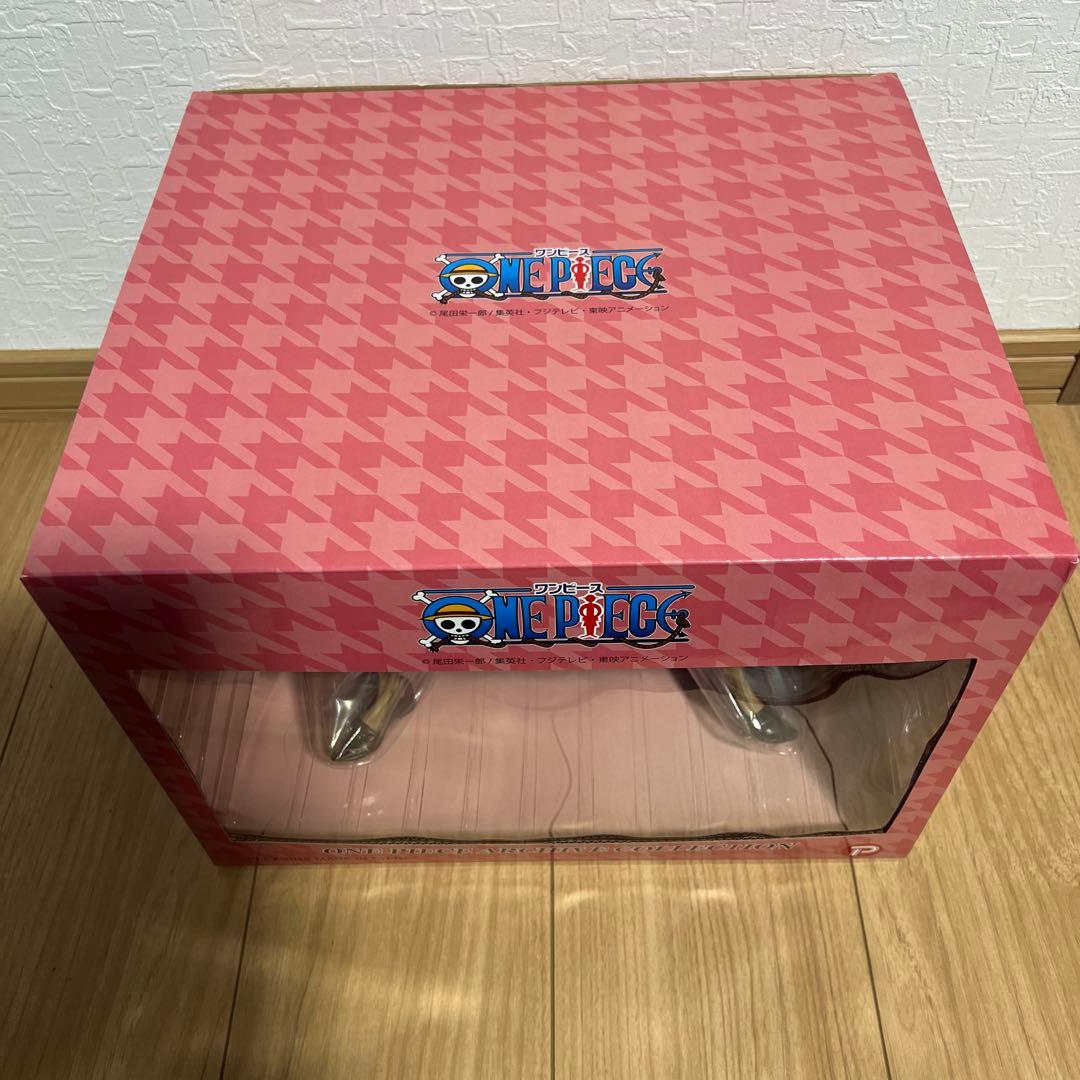 ワンピース　アーカイブコレクション　ドンキホーテ　ドフラミンゴ　未開封