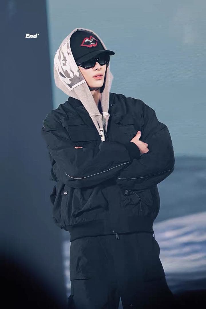 bastard グレー フード付きパーカー ENHYPEN ニキ着用