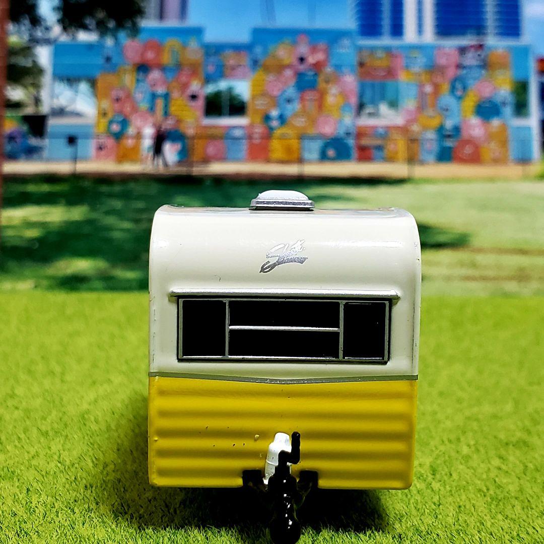 グリーンライト　キャンピングトレーラー　可愛い　幸せの黄色いトレーラー♪