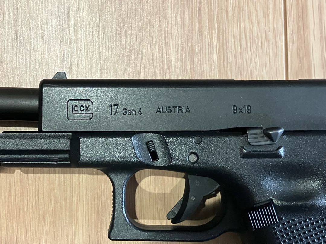 Glock 17 gen4 ガスブロ3本マガジン付き
