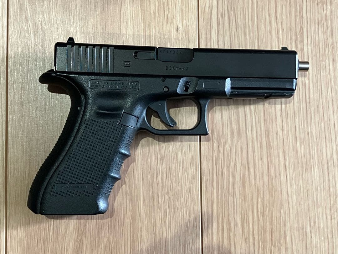 Glock 17 gen4 ガスブロ3本マガジン付き