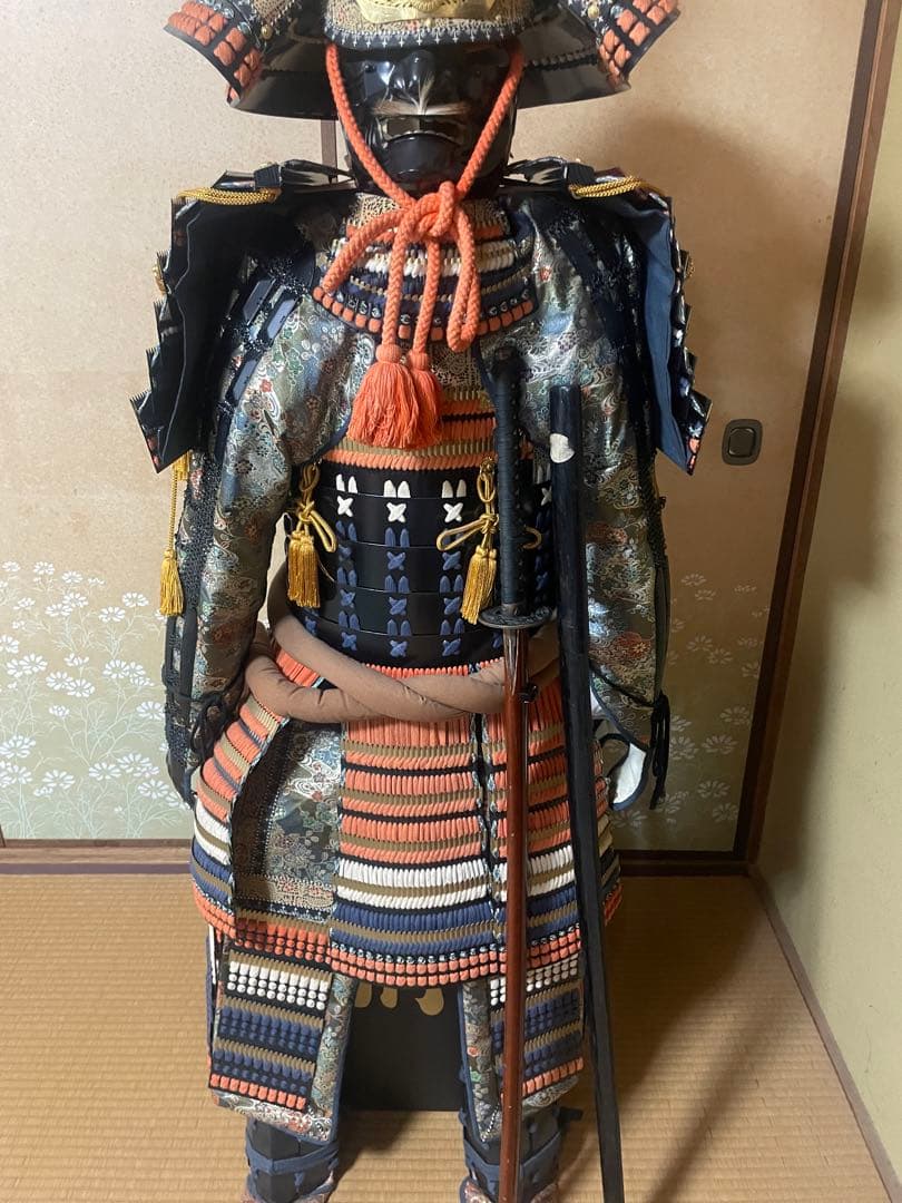 日本の武士 甲冑 鎧　伝統的デザイン