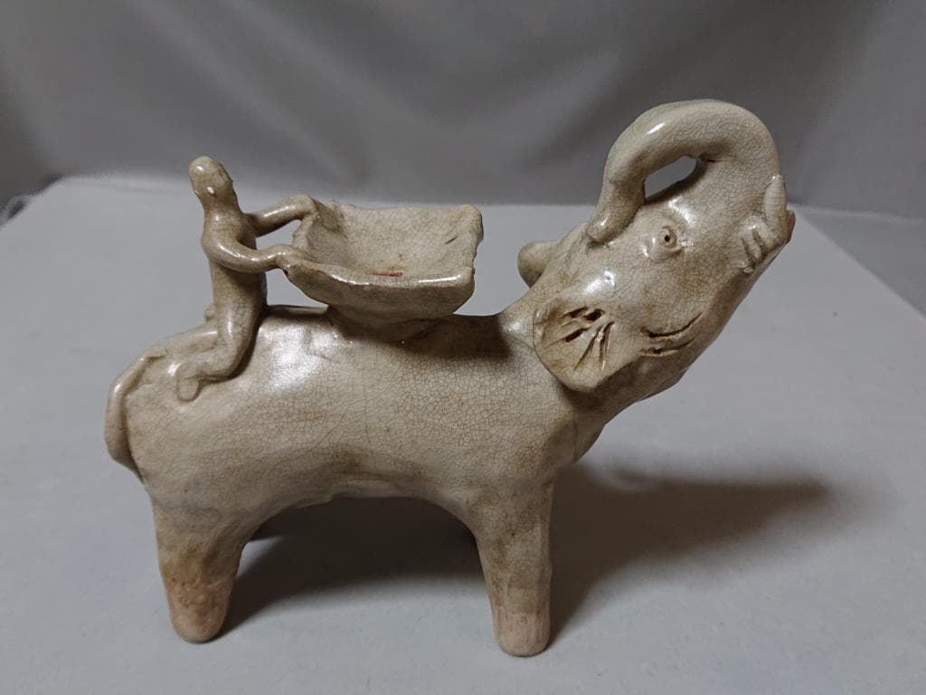 コレクター収集　タイ　スンコロク　青磁　象形燈火台　14～15世紀