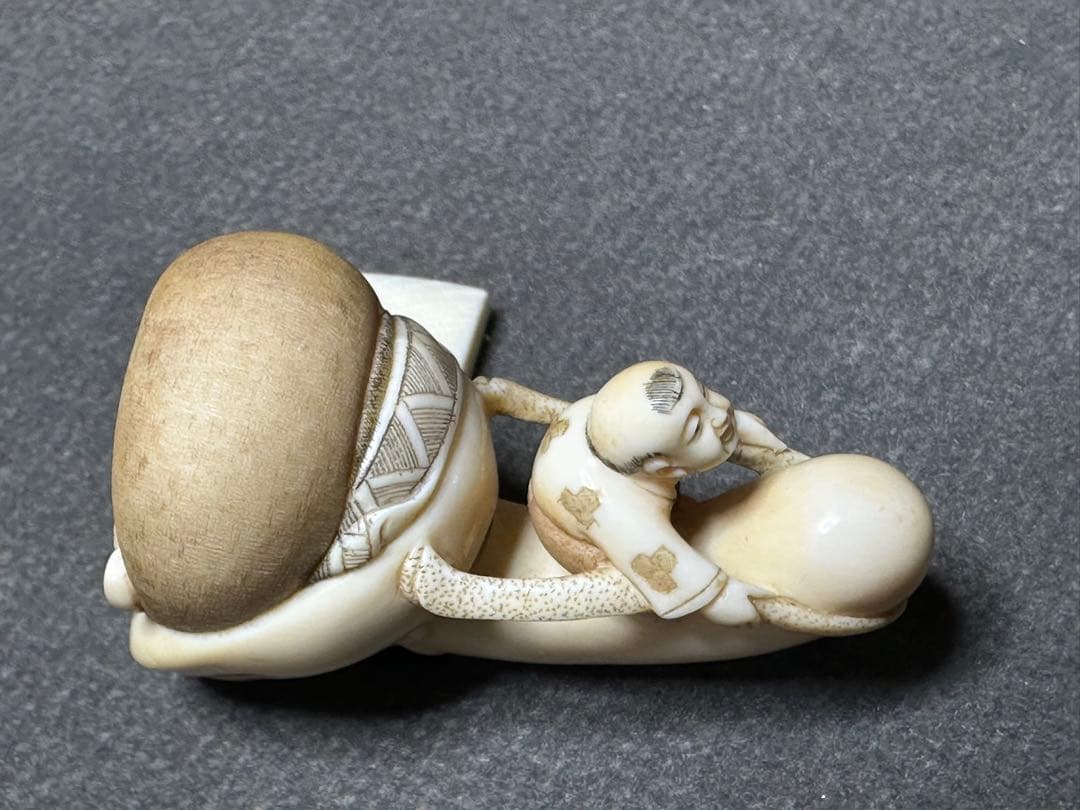 極上 根付 天然素材 アンティーク 和彫 置物 骨董 飾り物 古美術品 置物