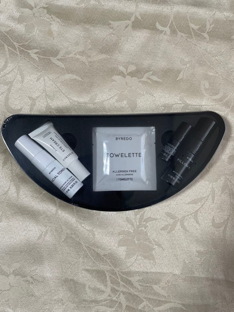 エミレーツ航空Fクラス BVLGARI アメニティセット+ バイレード