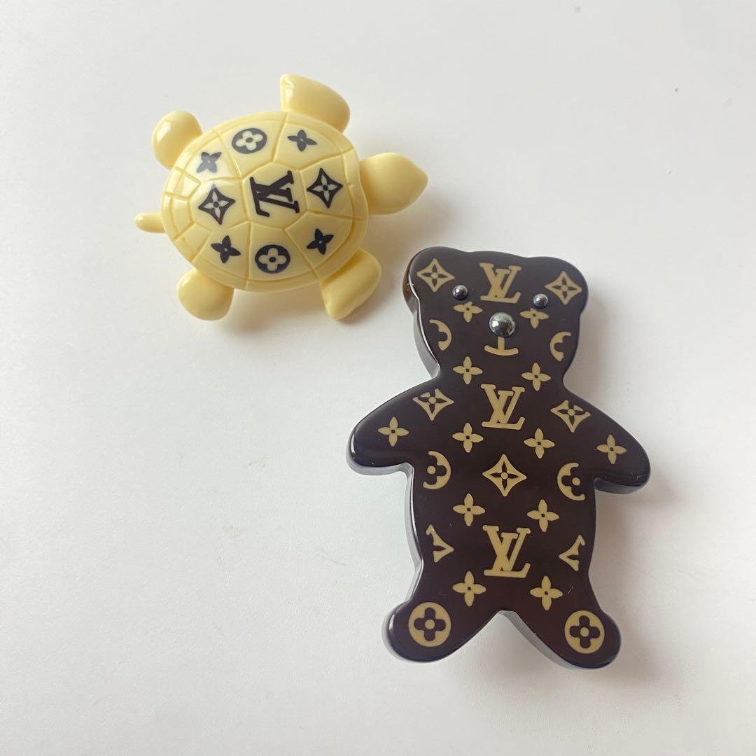 入手困難] ルイ ヴィトン LOUIS VUITTON ブローチ 熊 亀 ヴ