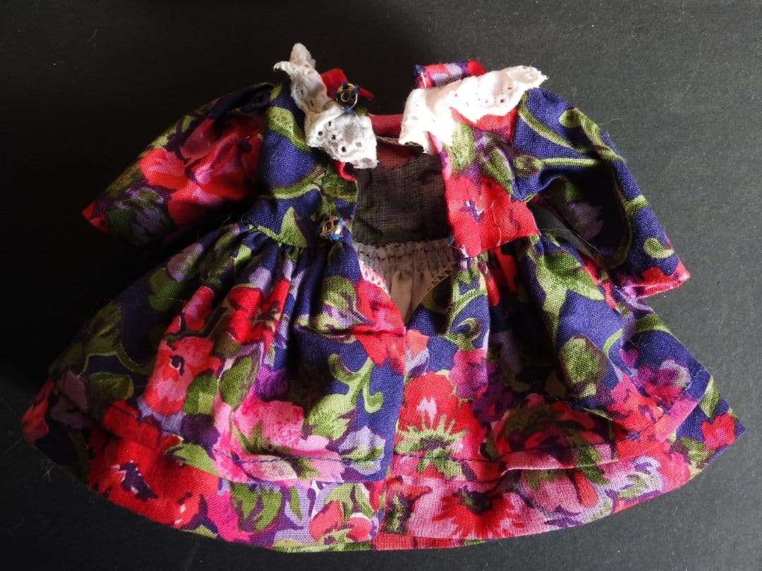 Goebel ゴーベル ヴィンテージ ポーセリン 猫 ドール 人形 置物 - メルカリ