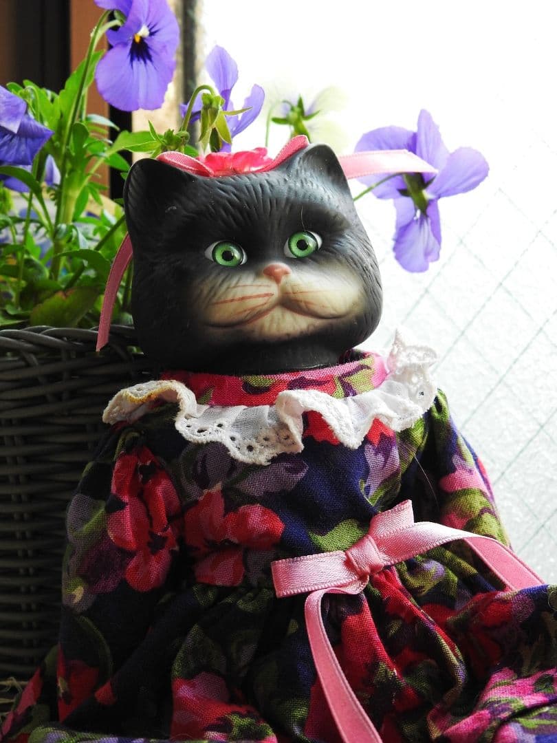 Goebel ゴーベル ヴィンテージ ポーセリン 猫 ドール 人形 置物 - メルカリ