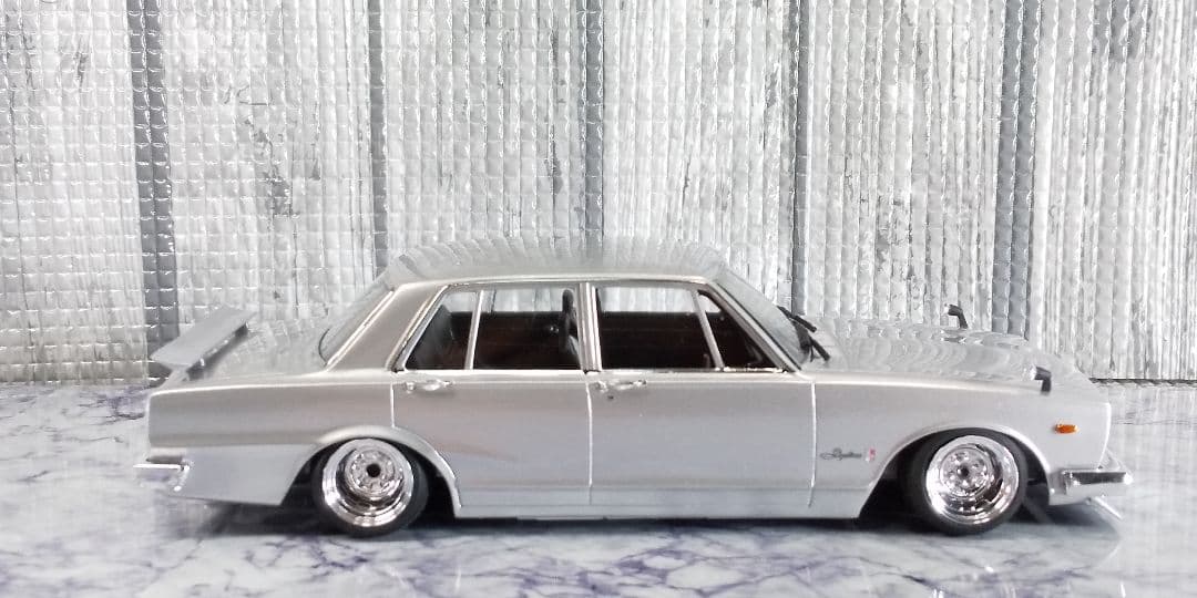 1/24ハコスカ4Dr GT-R 完成品 Amazon.co.jp: オート アート 1/18 日産