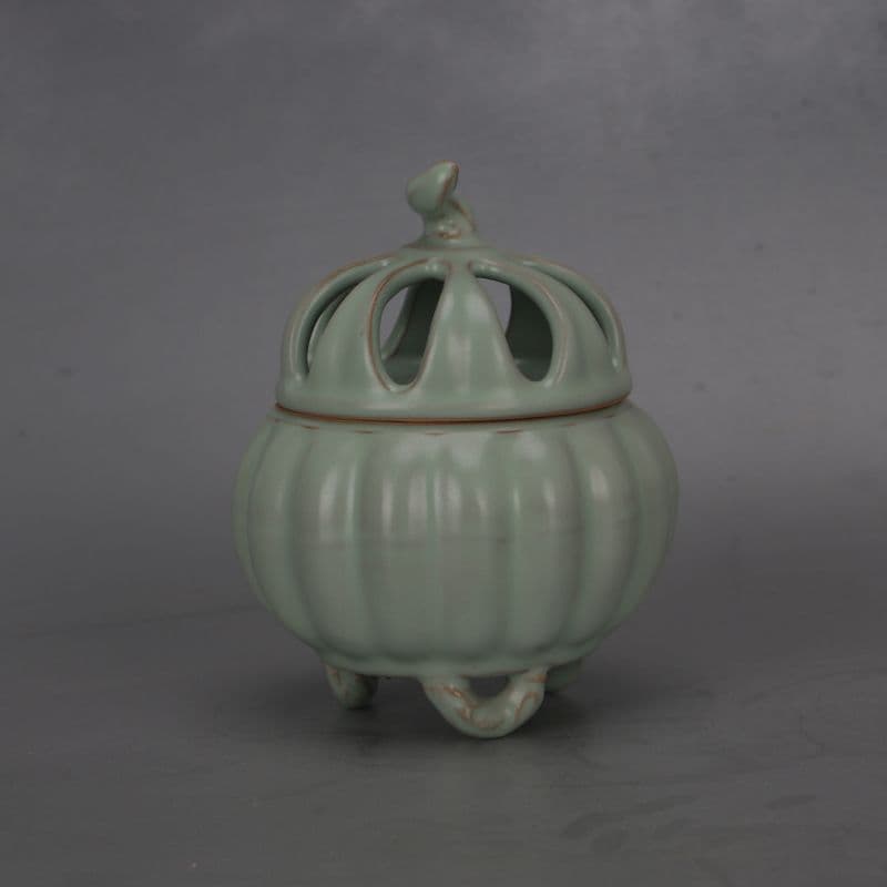 北宋汝窯清涼寺透かし彫りかぼちゃ香薫炉 景徳鎮 陶磁器 装飾品 現代工芸品 置物