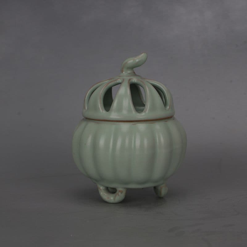 北宋汝窯清涼寺透かし彫りかぼちゃ香薫炉 景徳鎮 陶磁器 装飾品 現代工芸品 置物