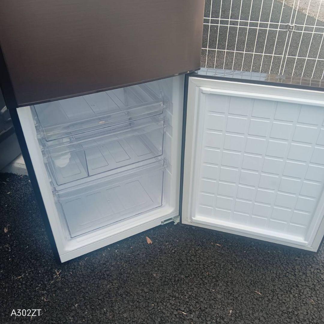 A017 送料設置無料　SHARP　人気モデル　大型冷蔵庫　271L