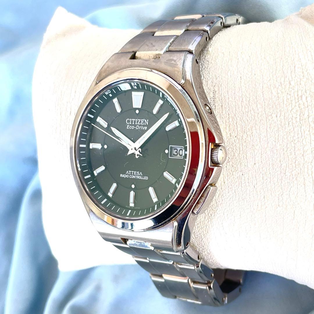 美品❣シチズンATTESA❣H110黒文字盤 チタン　デート　電波ソーラー　稼働