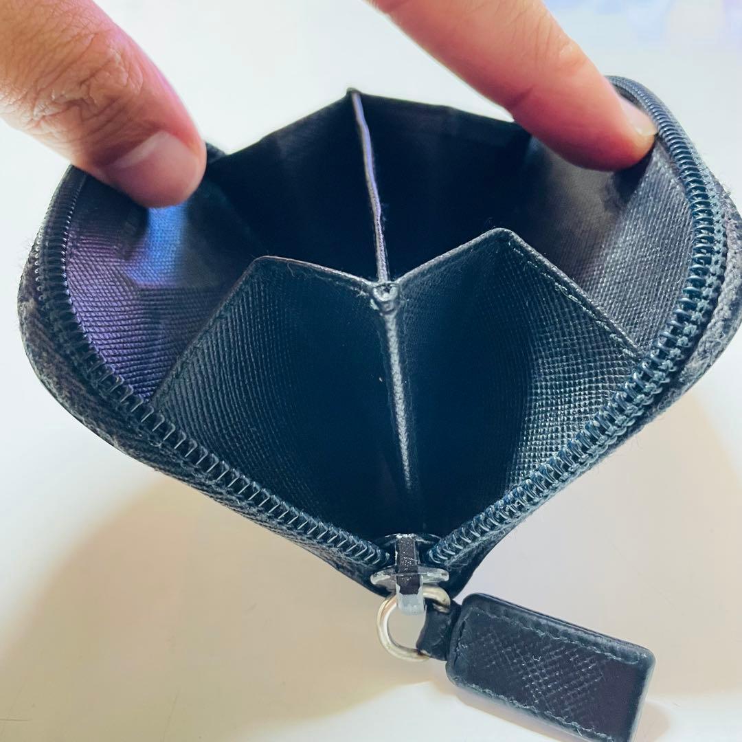 PRADA プラダ サフィアーノ ケース レザー ブラック ラウンドジップ