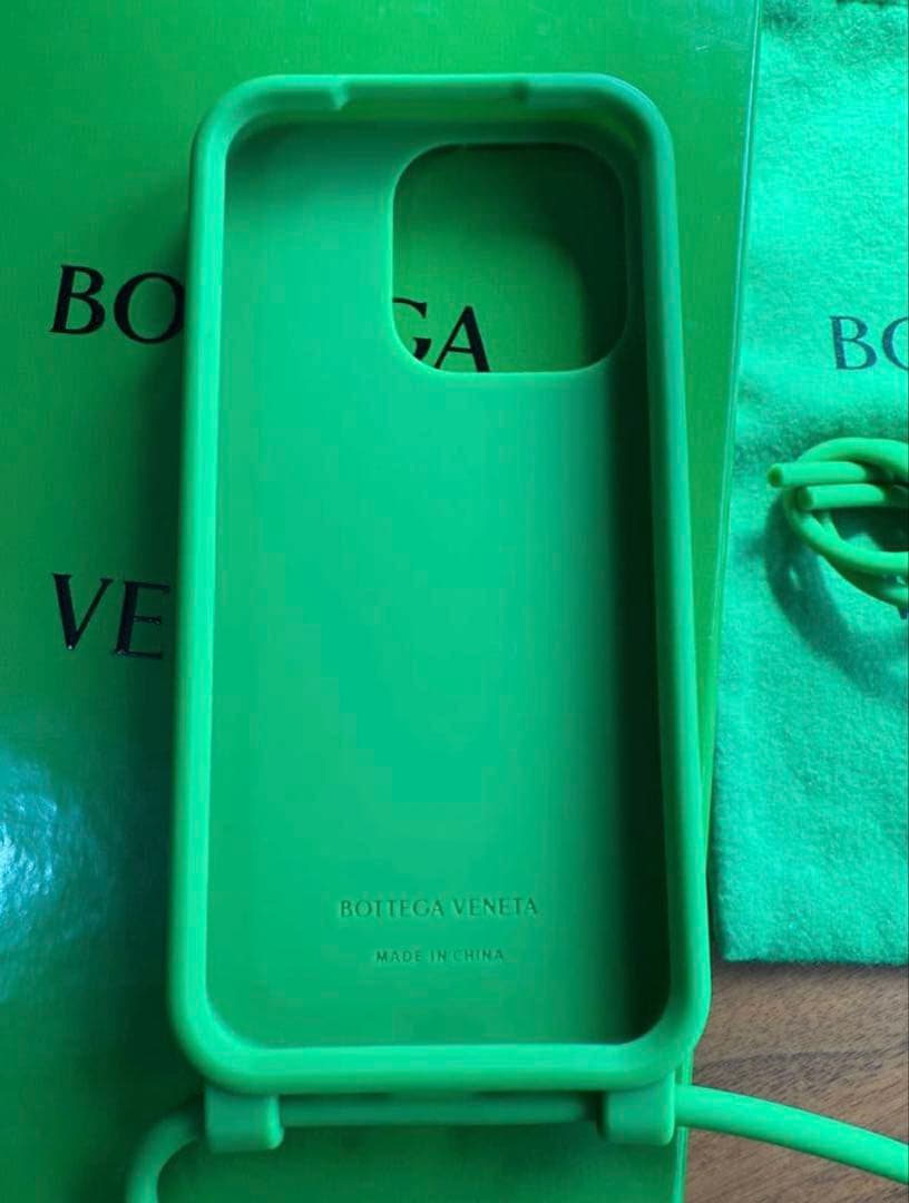 ボッテガべネタ ストラップテックラバー ケース iphone 14 Pro