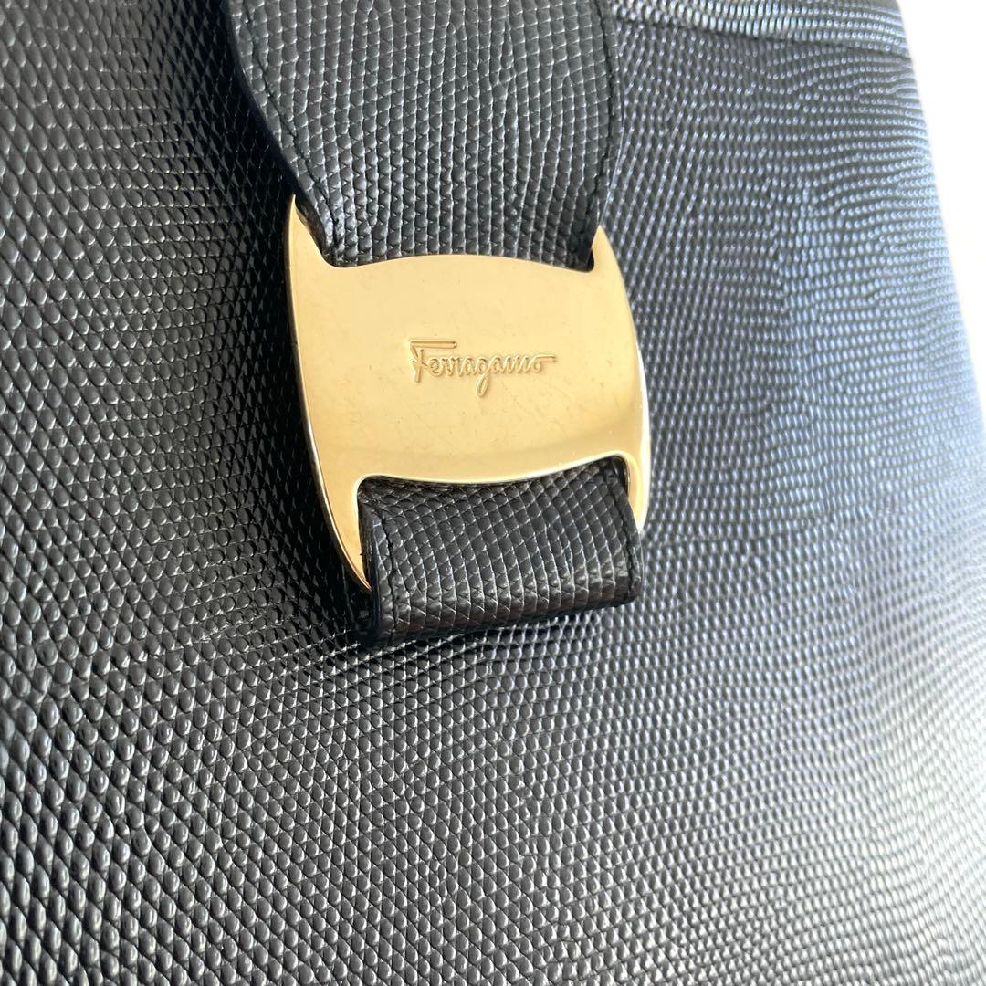 極美品✨サルヴァトーレフェラガモ　ヴァラリボン　2WAY ハンドショルダー　くろ