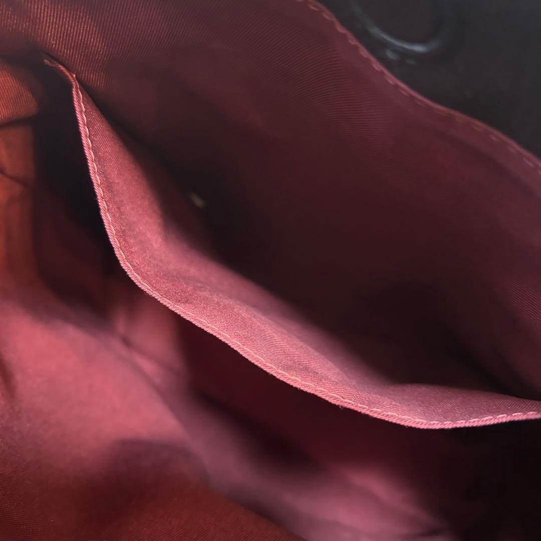 極美品　CLASKA クラスカ　シンプルレザーショルダーバッグ　斜めがけ　黒