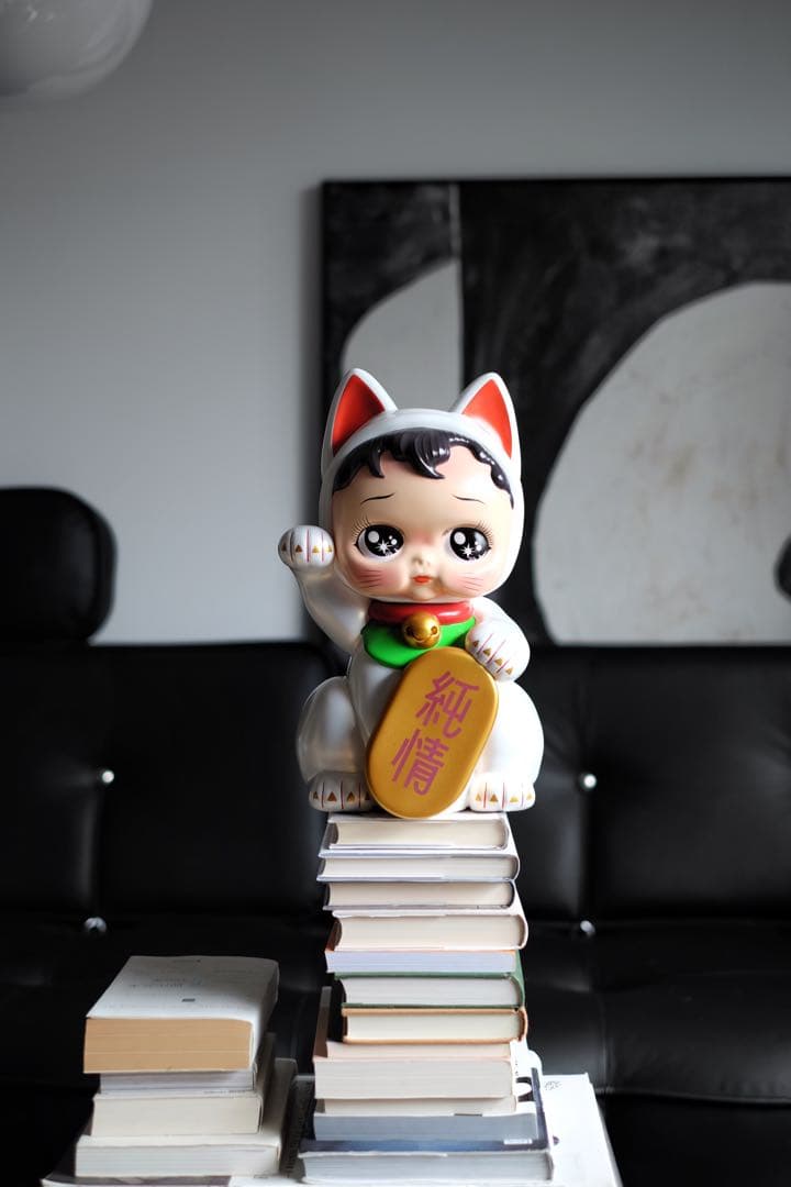 純情・招き猫　真珠光沢エディション　ラッキーキャット　　フィギュア　おもちゃ