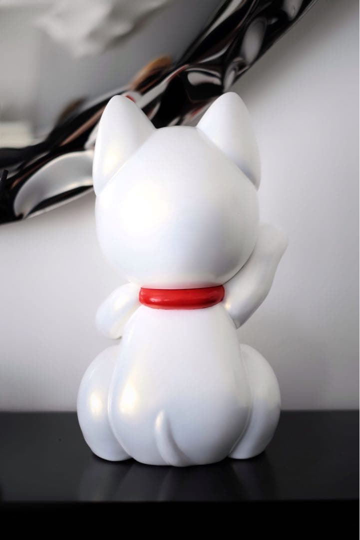 純情・招き猫　真珠光沢エディション　ラッキーキャット　　フィギュア　おもちゃ