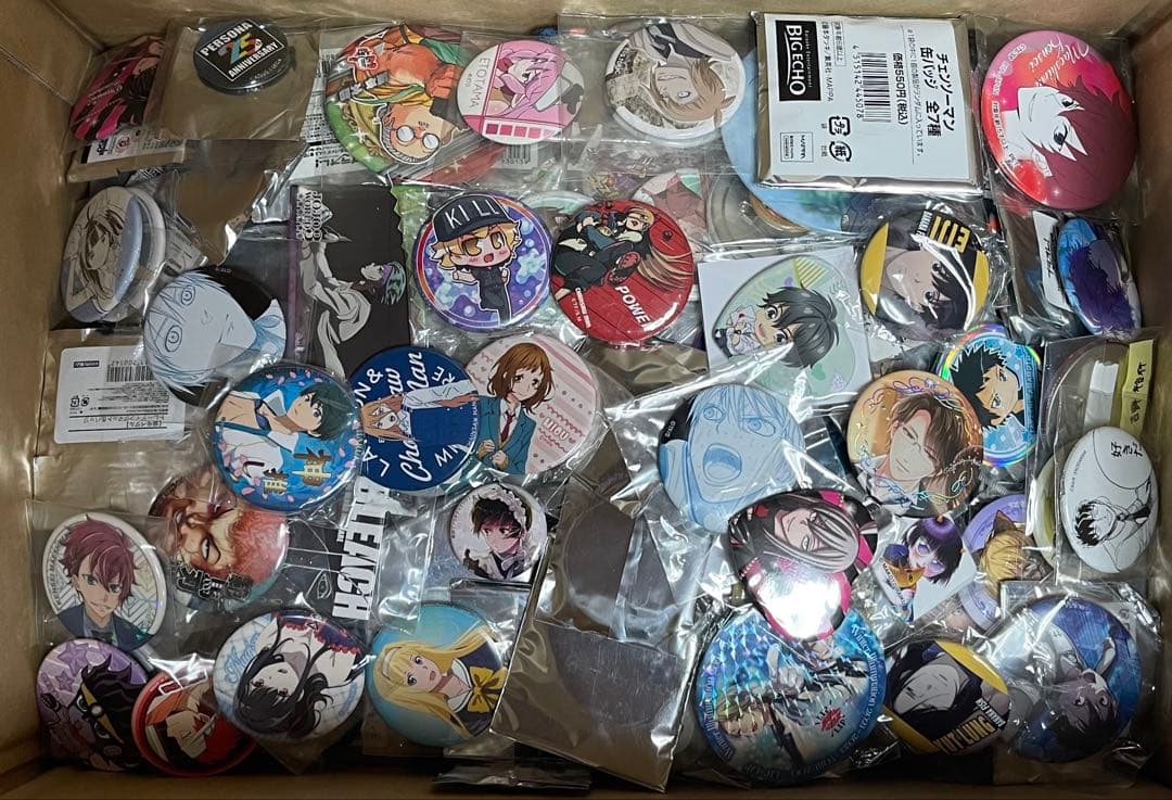 アニメグッズ　キャラクターグッズ 缶バッジ まとめ売り　1200個以上一箱限定