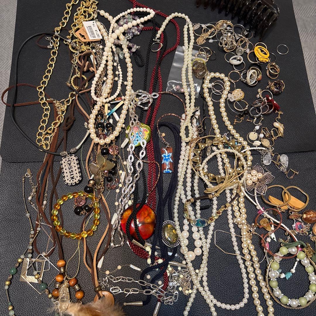 アクセサリーまとめ売り500点以上