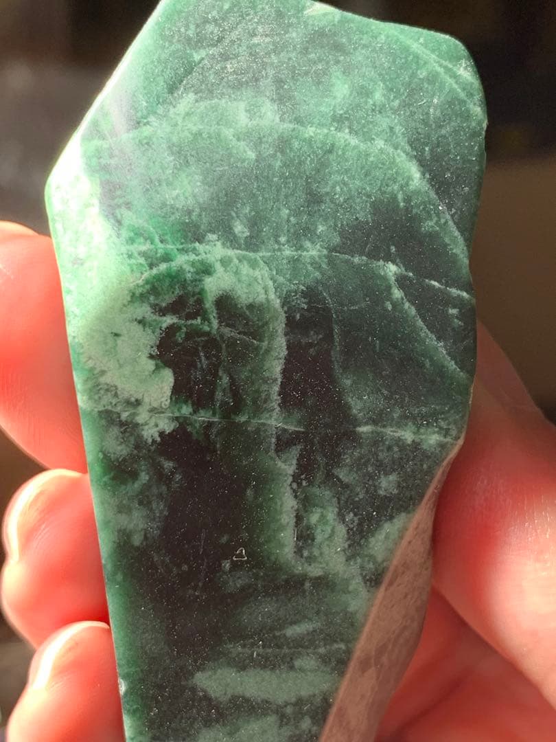 極上ろうかん糸魚川翡翠 原石 ひすい 糸魚川ヒスイ コン沢 国産鉱物