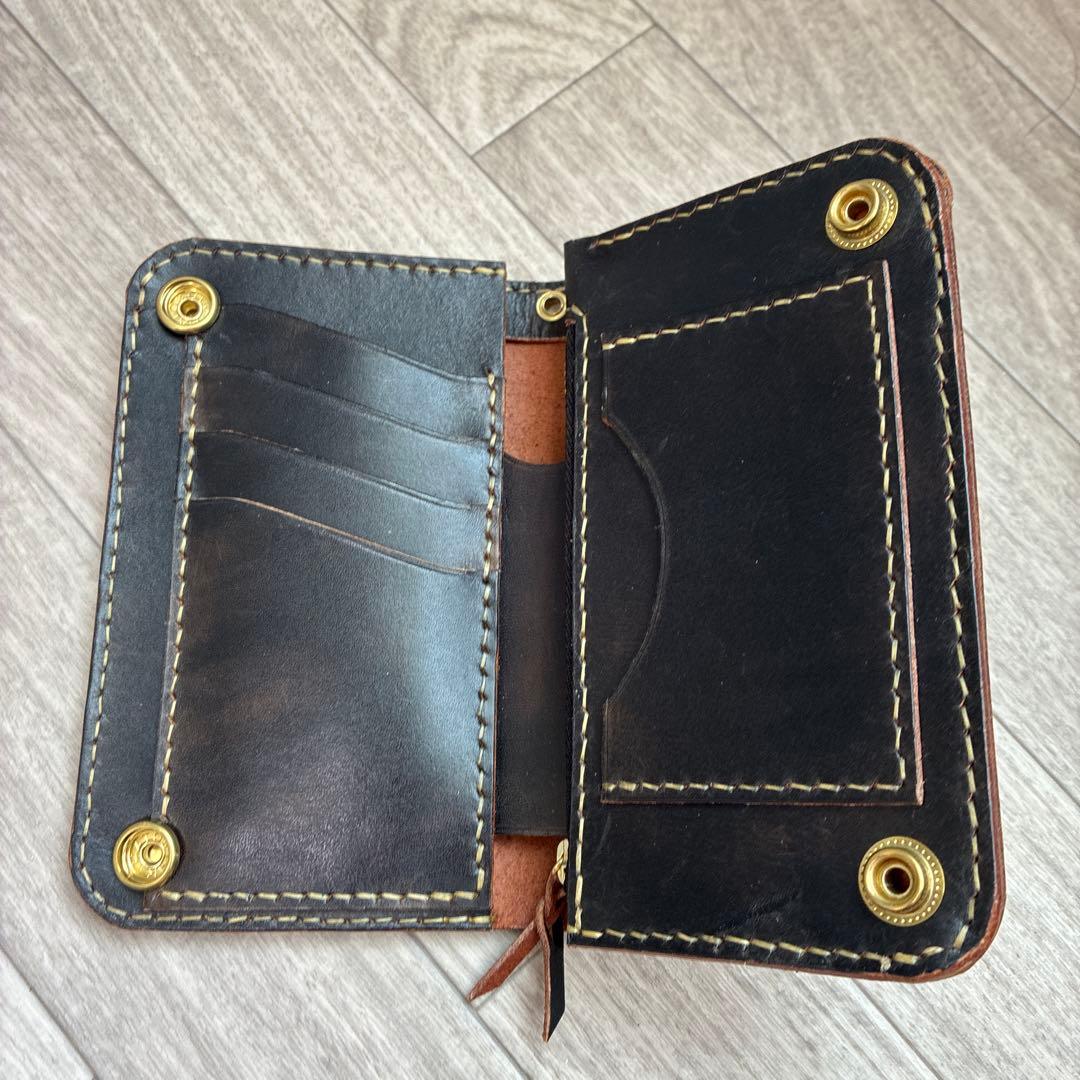訳あり安値【茶芯ブラック】ミドルトラッカーウォレット　真鍮　お札を折らずに収納