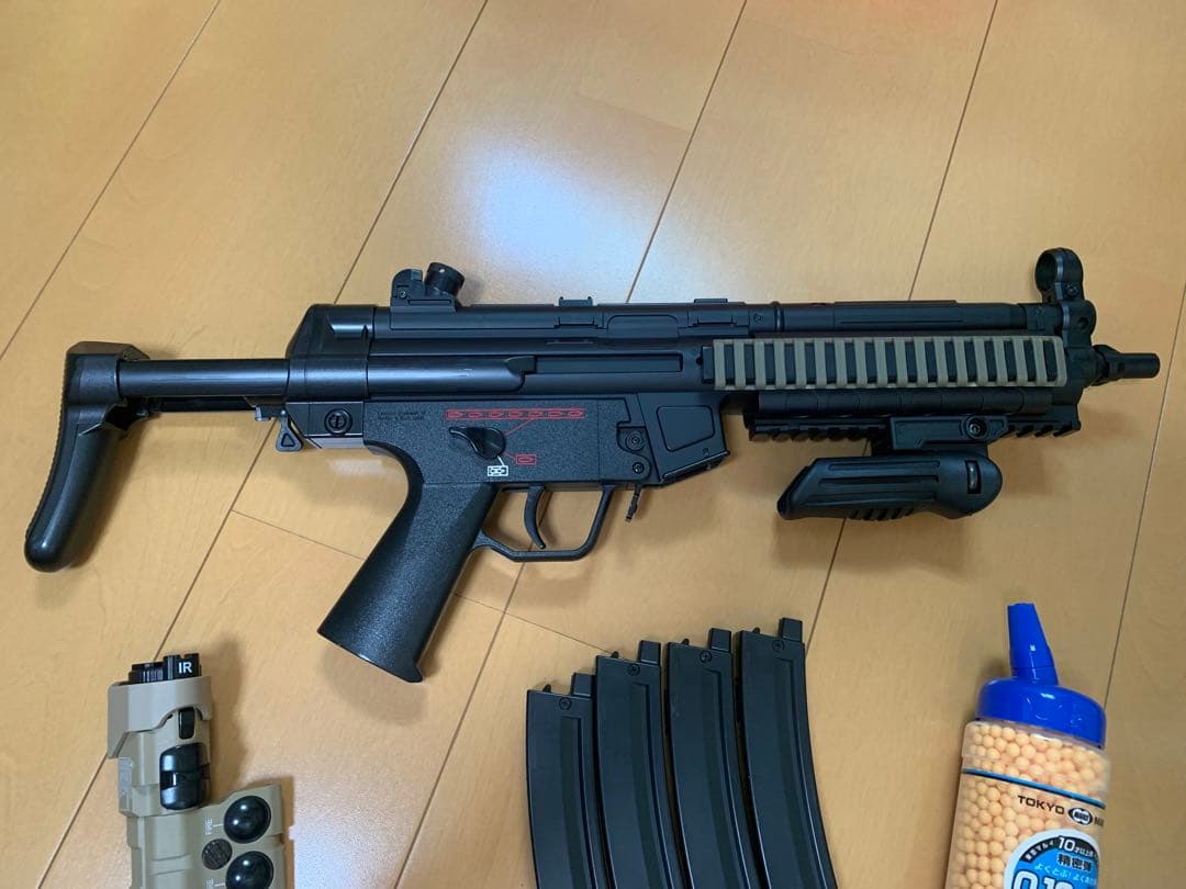 東京マルイ　電動ガンボーイズ（10禁）　ライトプロ　マガジン・赤外線他付き