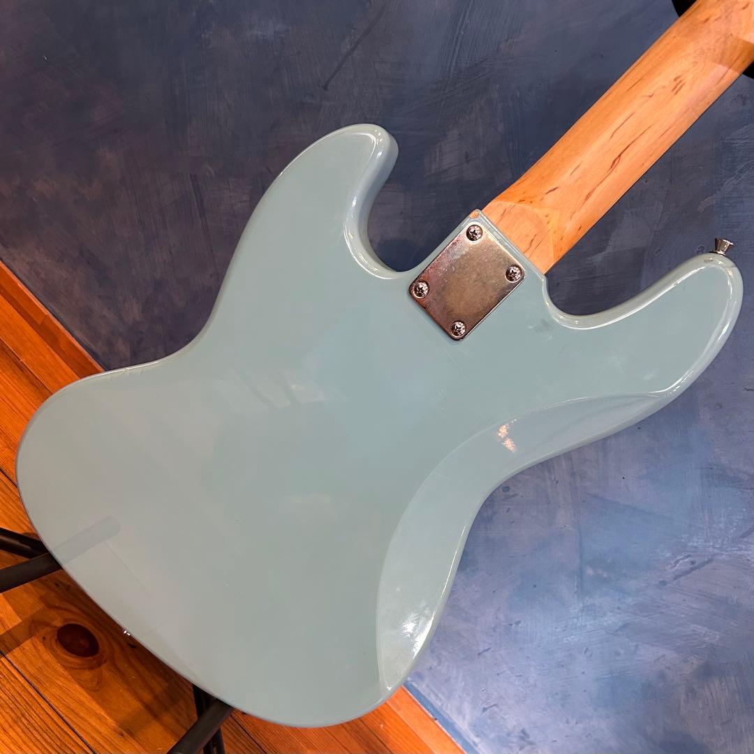 ジャズベースタイプ かわいい水色 リアピックアップハム化