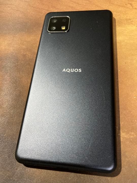 シャープ AQUOS sense4 basic 割引 ケースつき simフリー化済