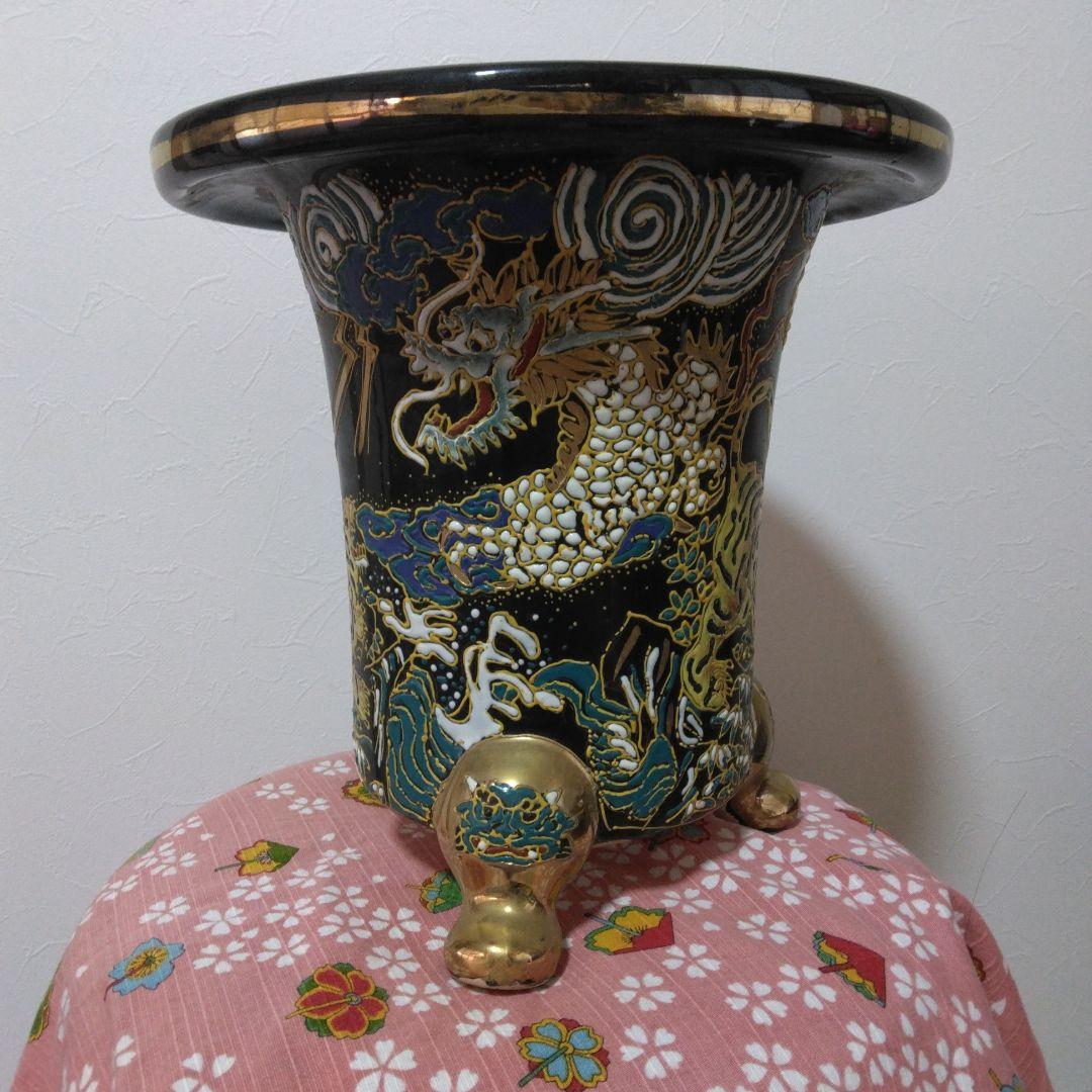 龍虎闘図　植木鉢　三つ足