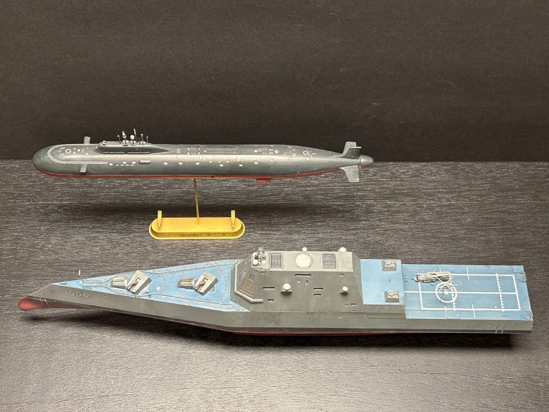 ステレス艦〝ズムウォルト〟＆ロシア原潜（1/350)