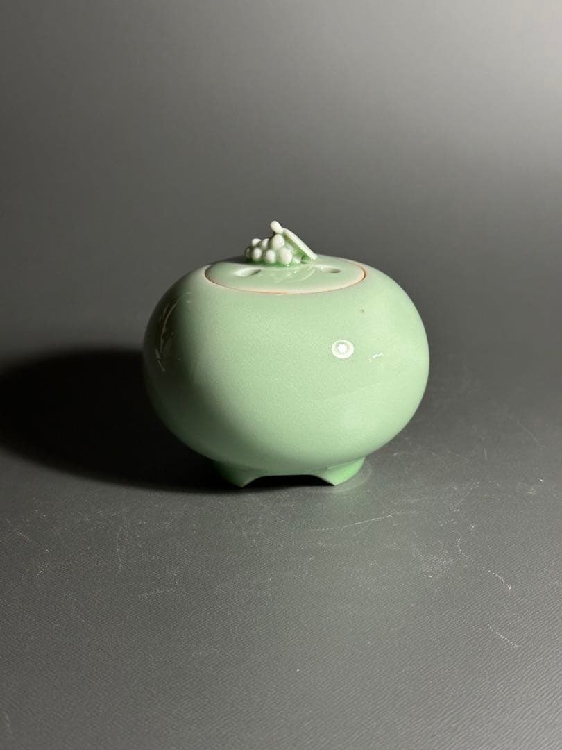 九谷焼 西田健二 作 青磁 香炉 葡萄のつまみ 美品