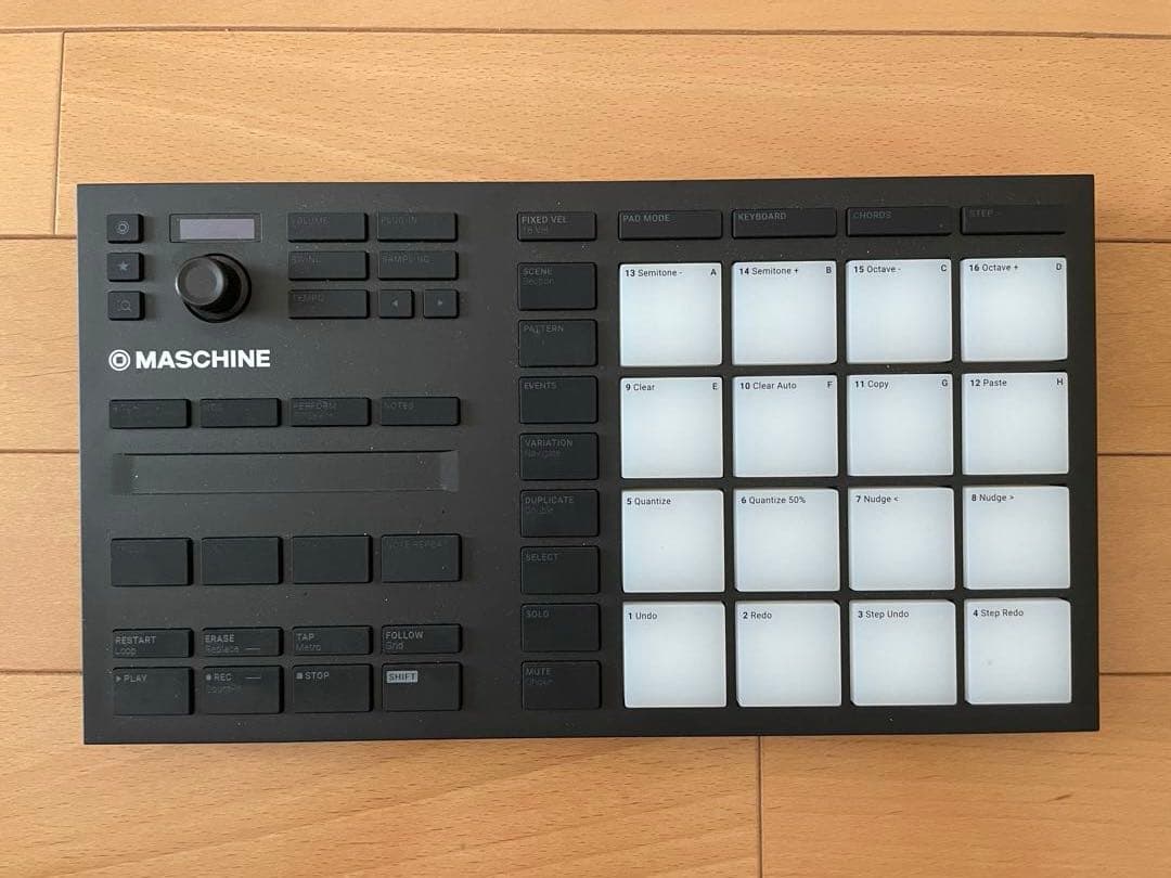 【中古美品】MASCHINE MIKRO MK3 MACHINE mk3 中古品 Native Instruments machine mk3 【中古】NATIVE