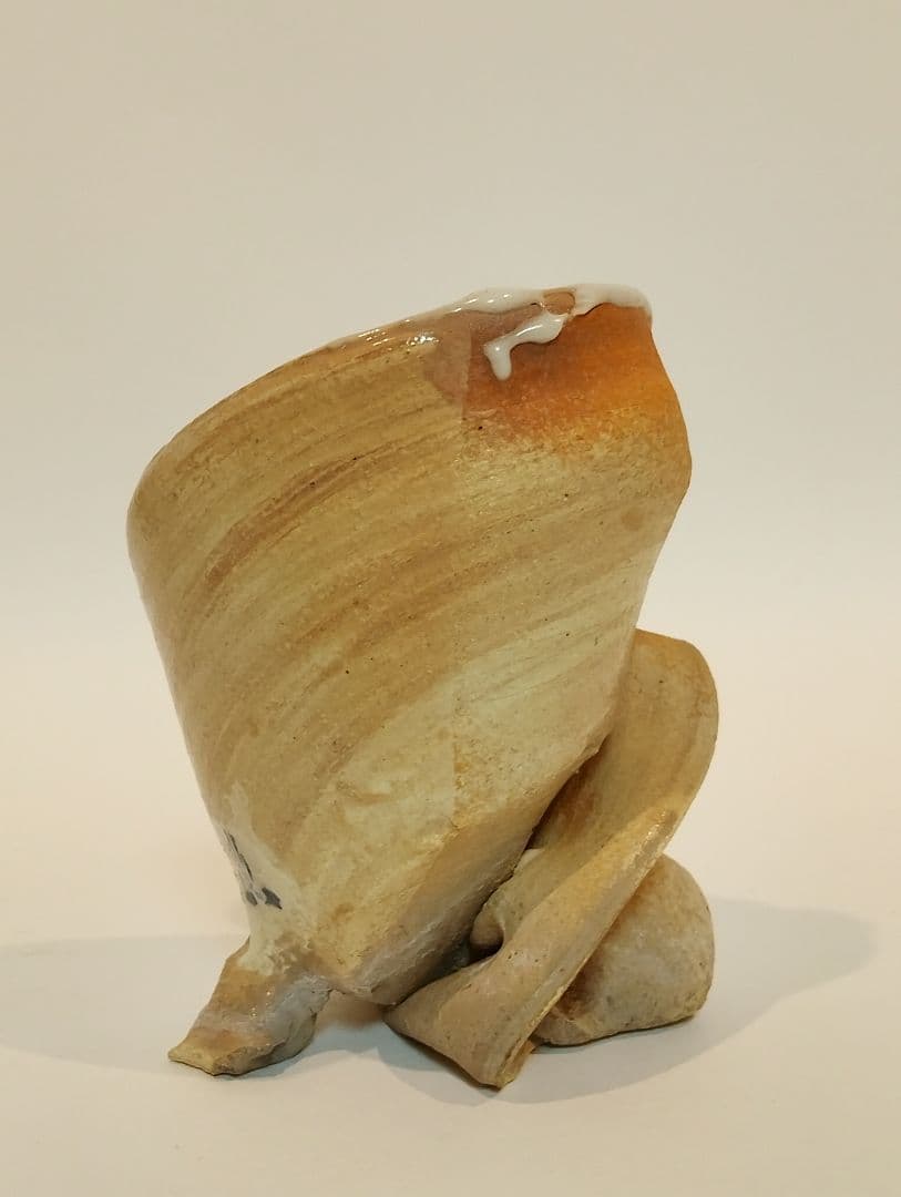 抽象的オブジェ（紐通し有り）釣り花入 自然木の一輪挿し吊舟花入：桑 - のんびりぼっこ広場｜オンラインショップ