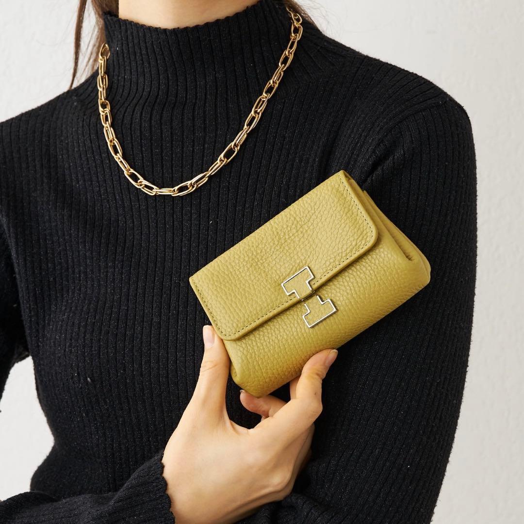 期間限定値下げ【新品未使用】IACUCCI イエロー 財布