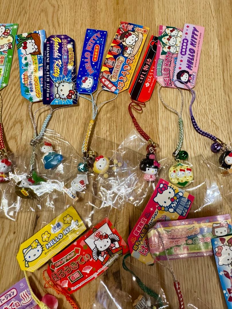 チ*王様 ハローキティ ストラップ 41➕2個セット おまけつき