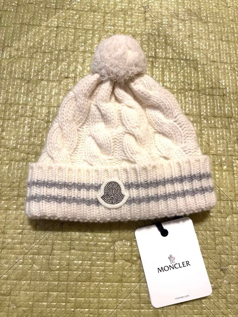 新品未使用タグ付き MONCLER モンクレール ニット帽 Sサイズ キッズ