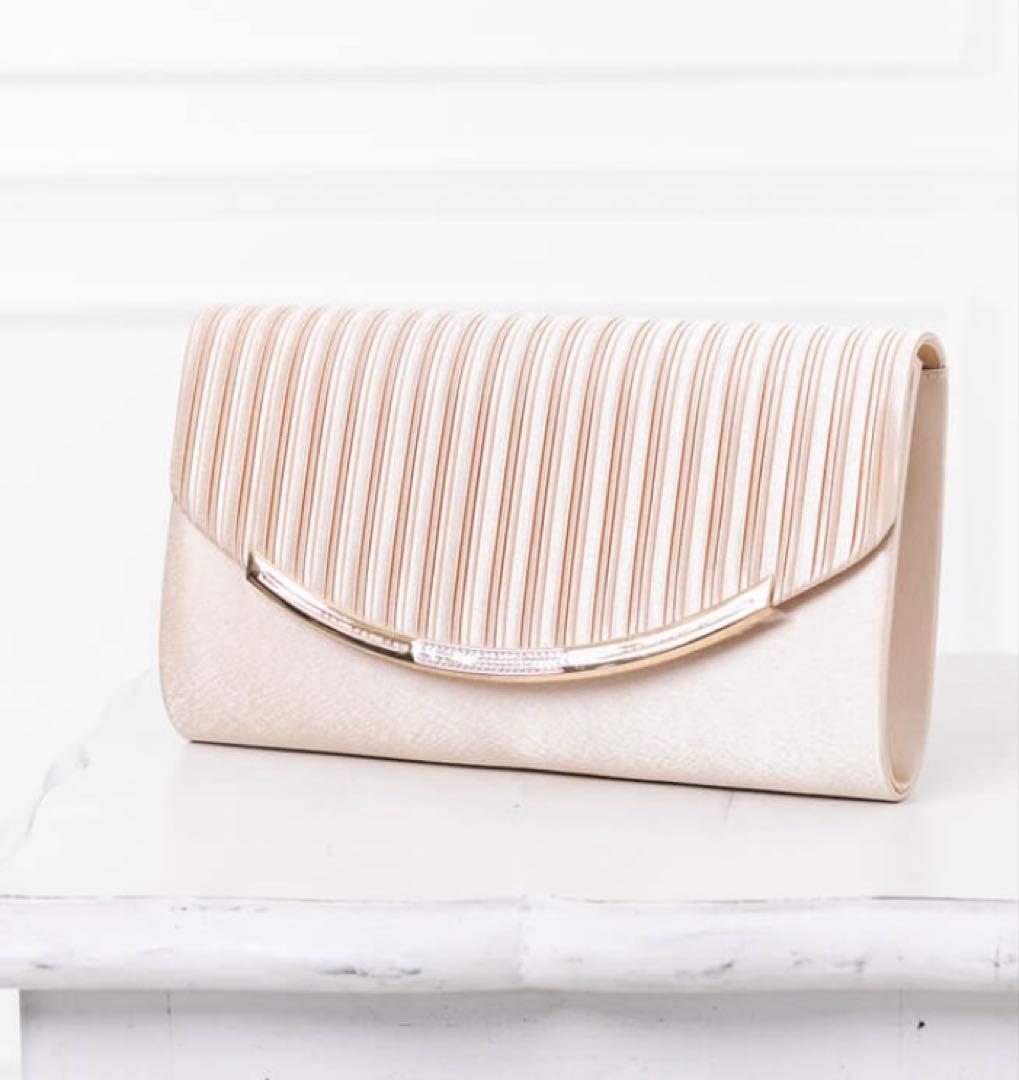 【美品】東京ソワール　プリーツデザインのパーティーバッグ