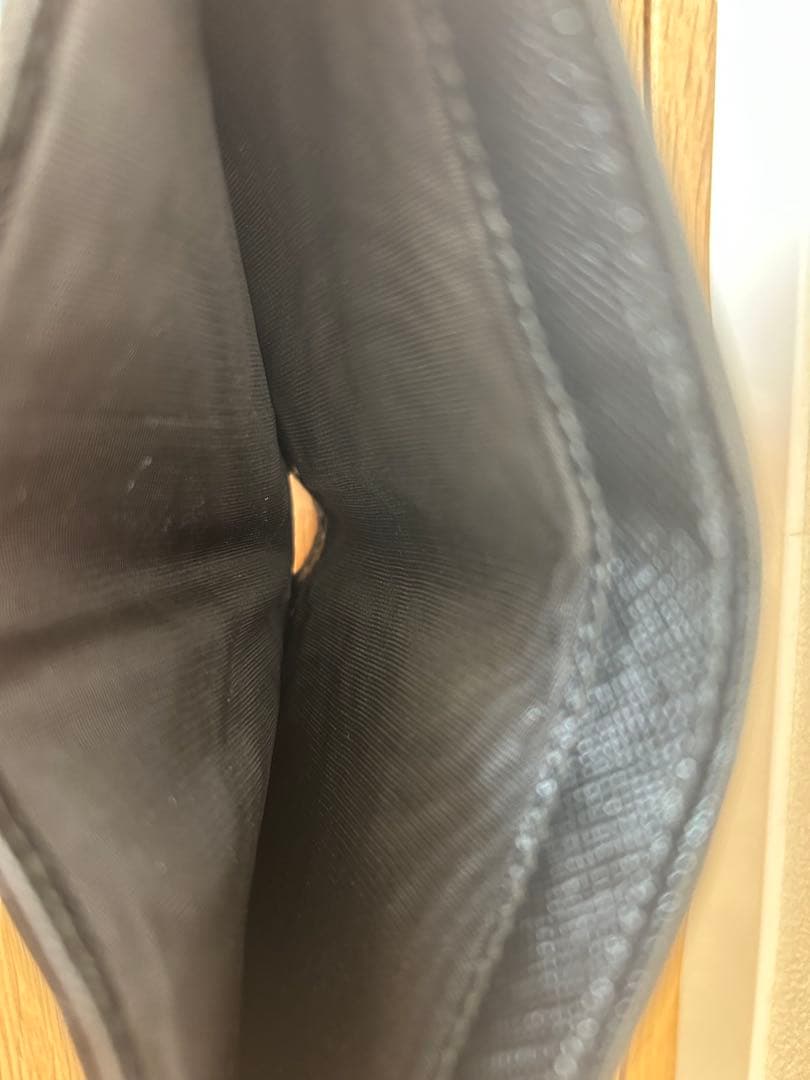 PRADA サフィアーノ ブラック 二つ折り財布