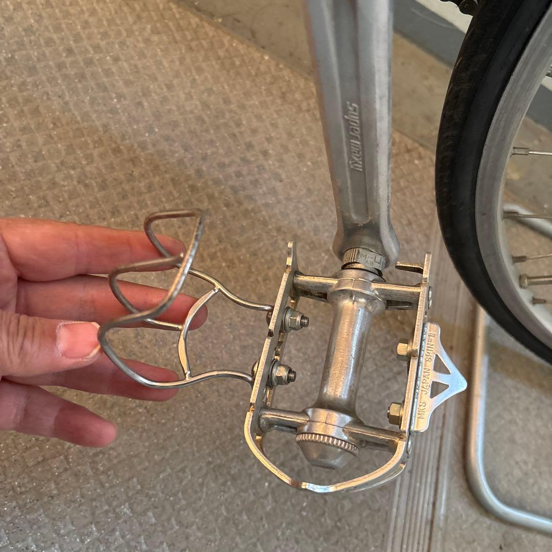 ナ*ツ様 クロスバイク アルミフレーム ブラック フロントバスケット付き