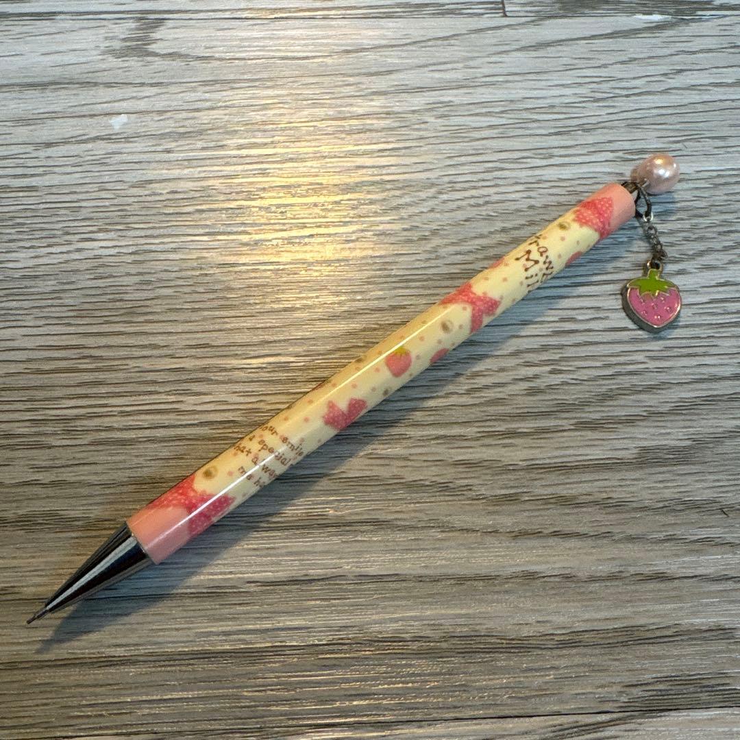 いちご柄 シャープペンシル 平成レトロ - メルカリ