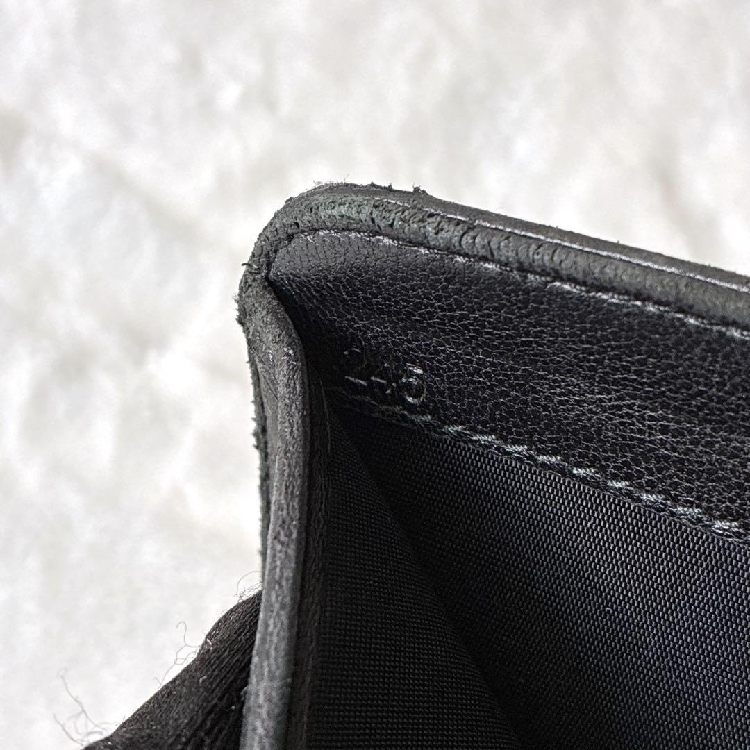 miu miu マテラッセ ラウンドジップ 財布 キルティング レザー ブラック