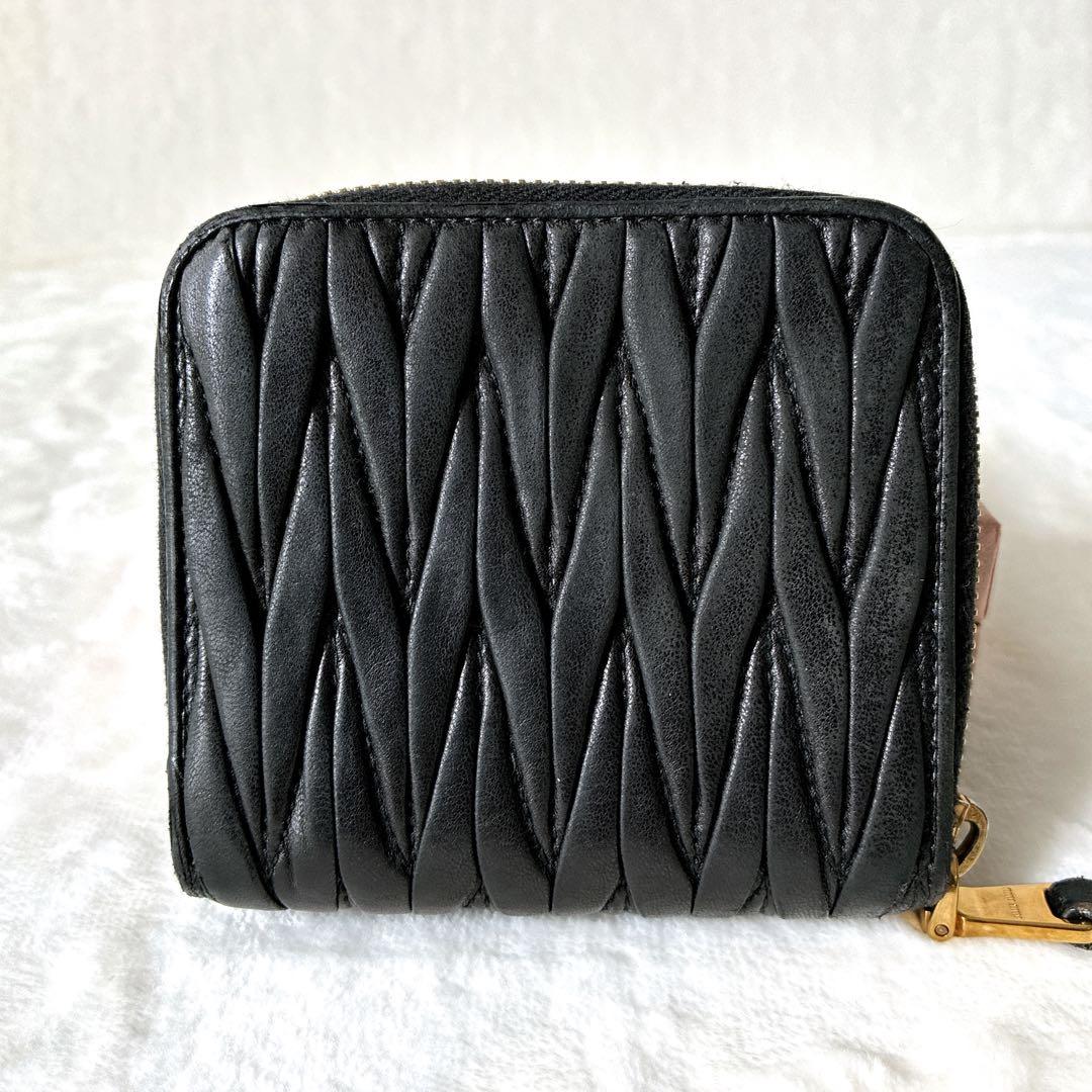 miu miu マテラッセ ラウンドジップ 財布 キルティング レザー ブラック
